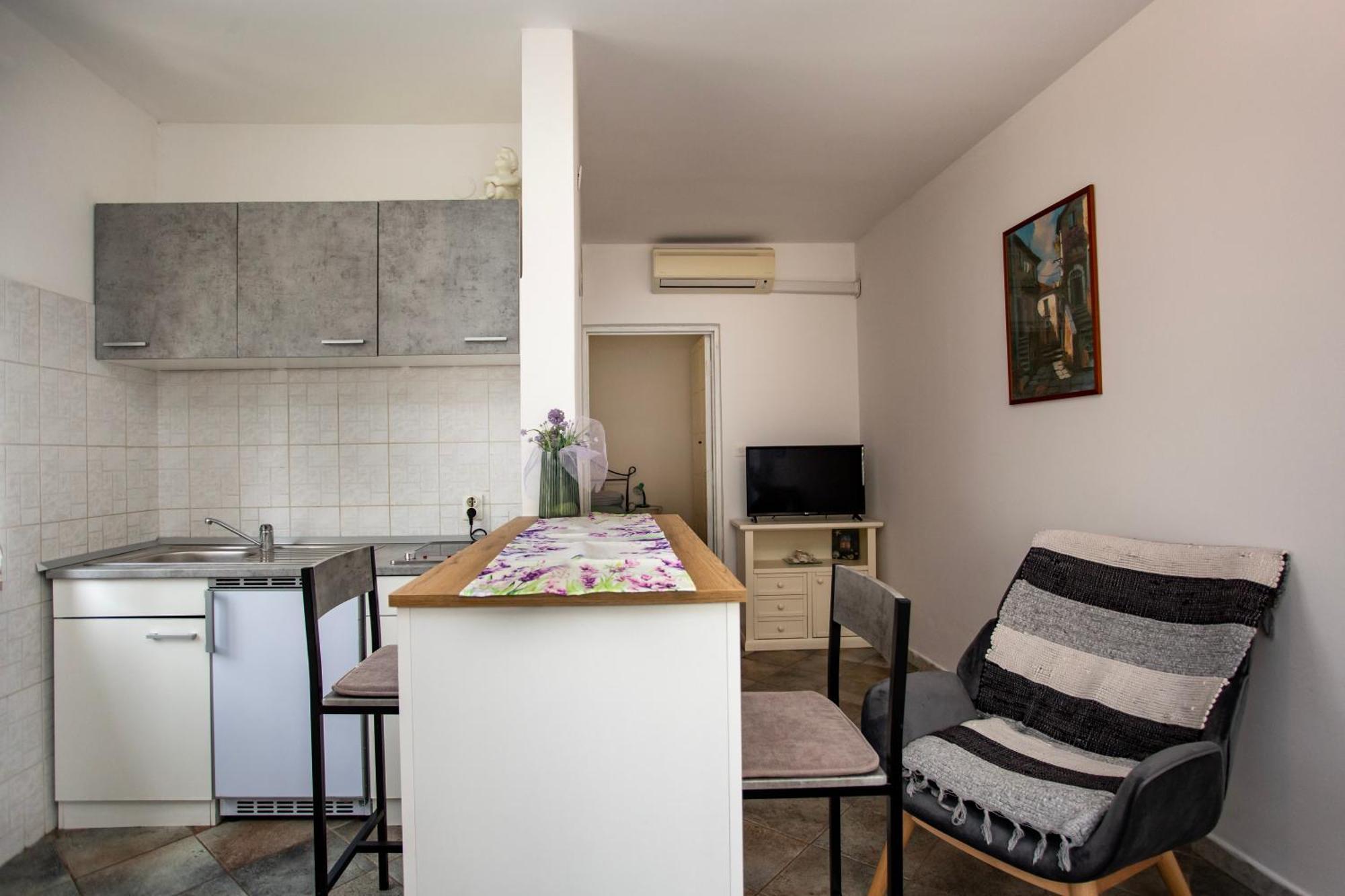 Apartments Ina & Ika 로비니 외부 사진
